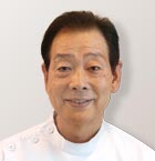 山崎 康夫　院長