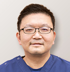  院長  安蘇谷 幸治  先生